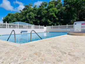 Close to airport and main tourist attractions